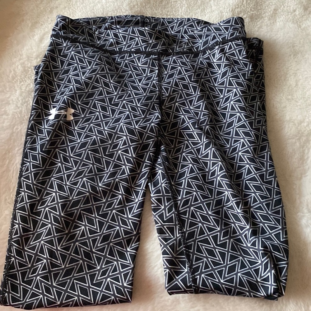 YLG UNDER ARMOUR LEGGINGS!